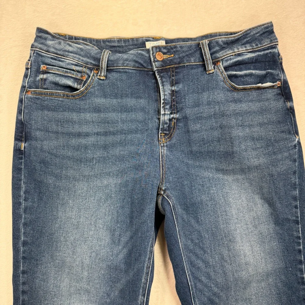 Time and Tru 16 Straight Leg Jeans Stretch Medium Wash Blue Flattering Classic